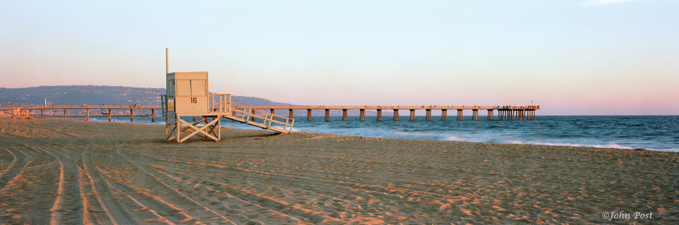16th, sixteen street, Lifeguard tower on beach, clear sunset sky and Hermosa beach pier