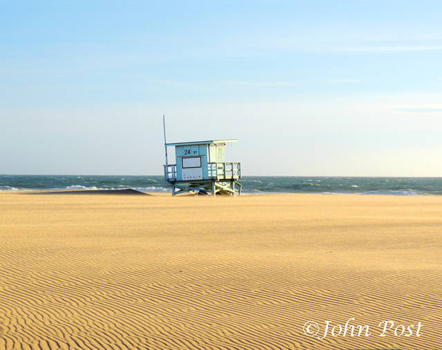 24th Street Lifeguard Tower Windy Day